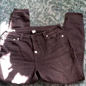 True Religion Black Jeans Sz 20. Smoke free pet free home. Fitted legs.